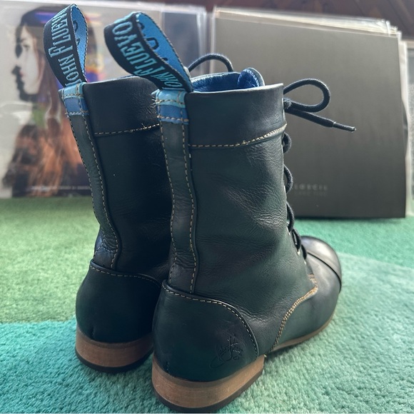 Fluevog EXCELLENT BBC Radio black lace-up boot w/ blue details - 8 (narrow) - Picture 4 of 16